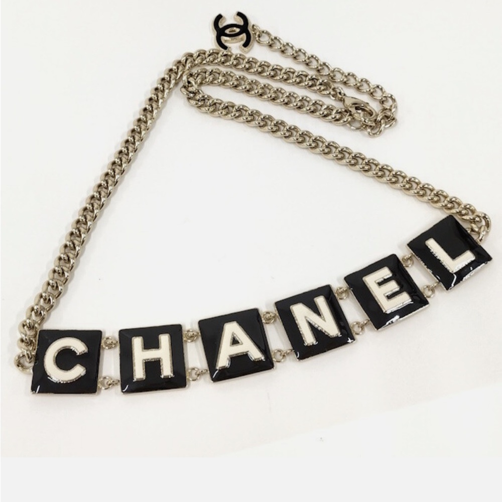 CHANEL 2022 logo chain belt
